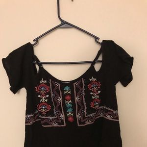 -Cropped floral design shirt